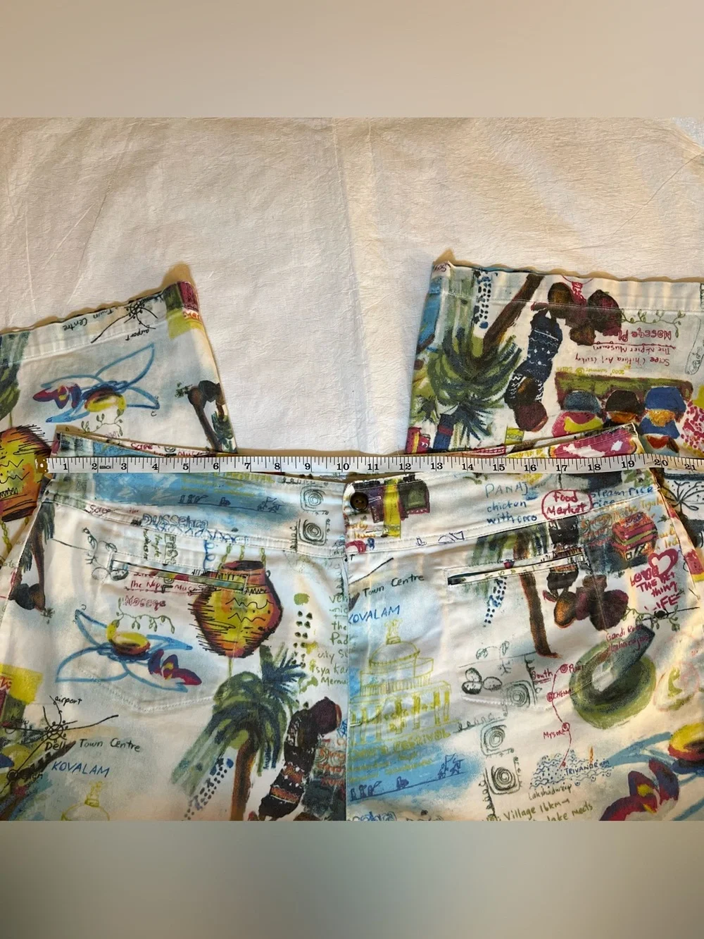 Chicos XL 3 Crop India Graphic Artsy Print Pants Travel Cruise Wearable Art - Picture 6 of 15